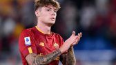 Nicola Zalewski con la maglia della Roma