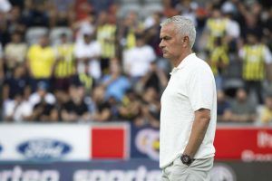 Mourinho esordio Champions Fenerbache Dzeko