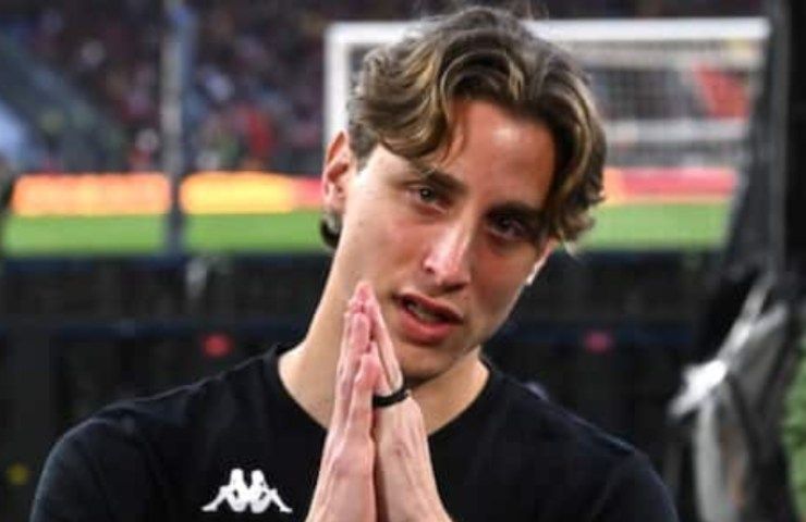 Bove in lacrime sotto la Curva Sud
