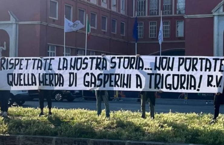 striscione tifosi