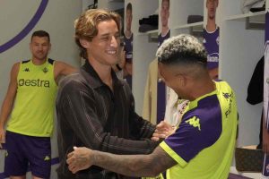Edoardo bove in visita al Viola Park