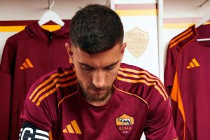Lorenzo Pellegrini negli spogliatoi