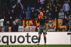 Mile Svilar durante Roma-Lille