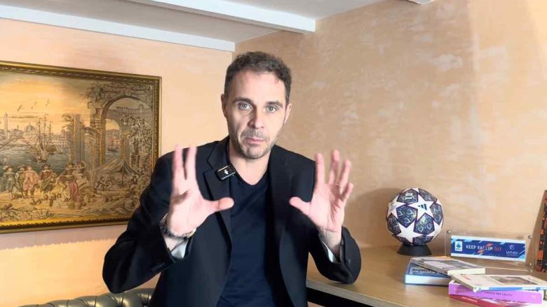 Stefano Borghi sul suo canale YouTube
