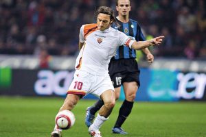 totti cucchiaio inter 1200