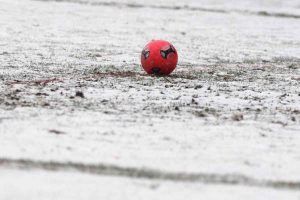 Partita calcio con neve