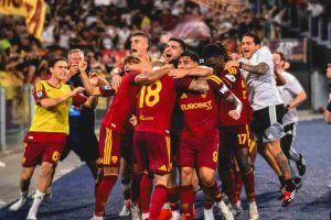 Esultanza Roma-Atalanta (foto asroma.com)